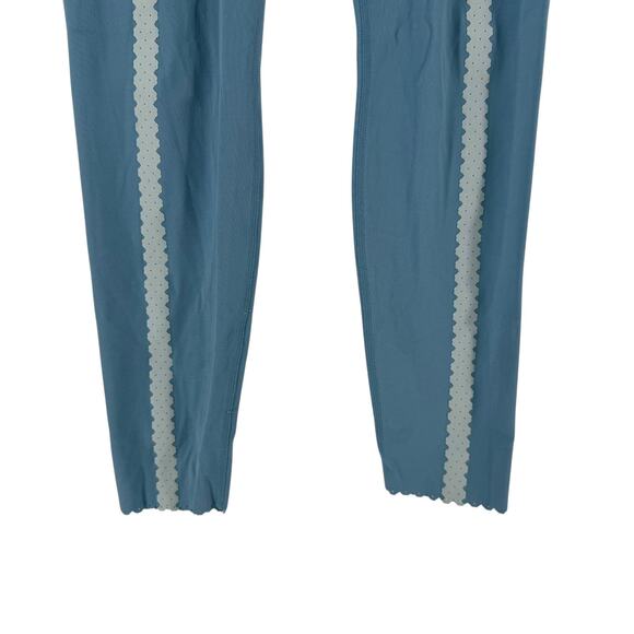 Nike Yoga Luxe Leggings Size S Blue Scalloped Eyelet 7/8 Length High Rise Yogi - Picture 3 of 9